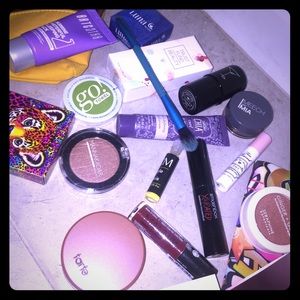 MAKE UP SAMPLE SALE! 💄 (3 per purchase)